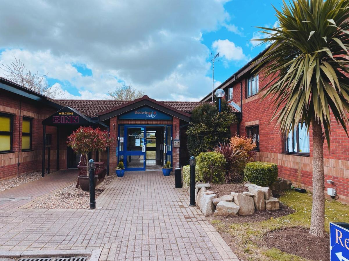 Redwings Lodge Dunstable Bagian luar foto