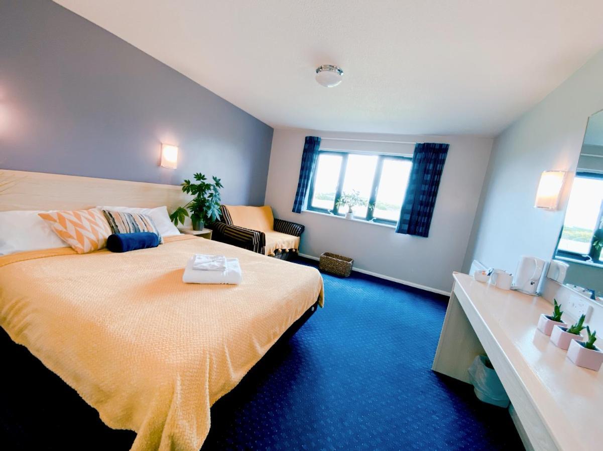 Redwings Lodge Dunstable Bagian luar foto